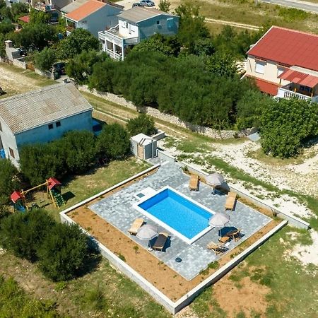 Family Friendly Apartments With A Swimming Pool Rtina - Stosici, Zadar - 21450 Exterior foto